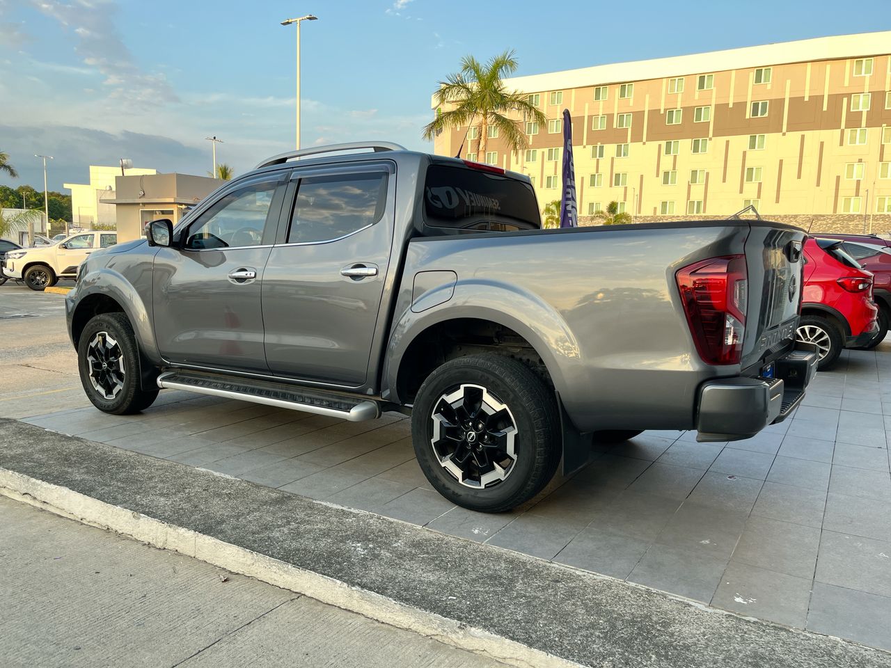 2023 Nissan Frontier 2.5 Le Platinum At