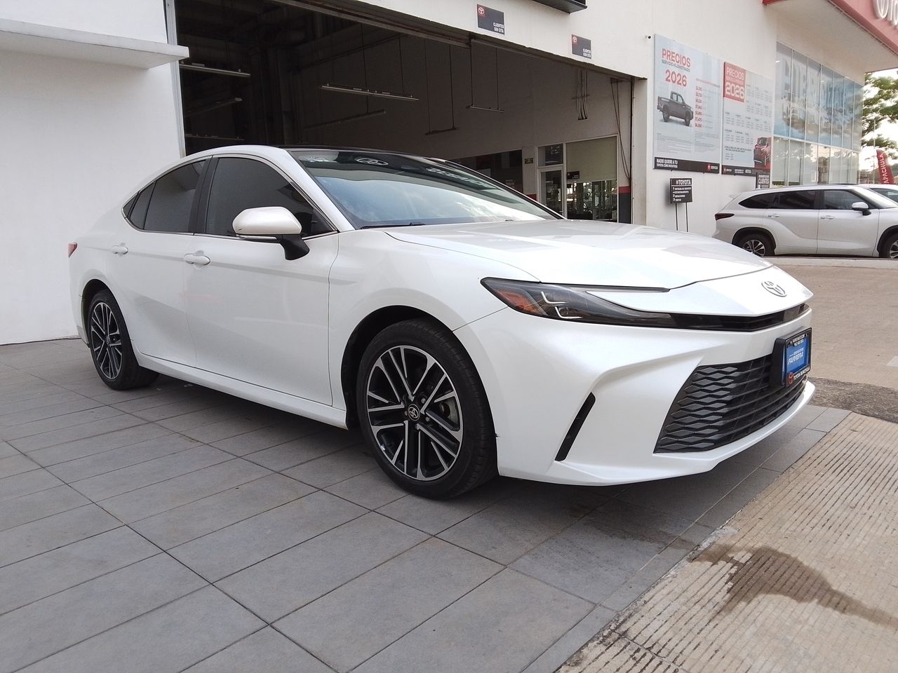 2025 Toyota Camry 2.5 Xle Hev At