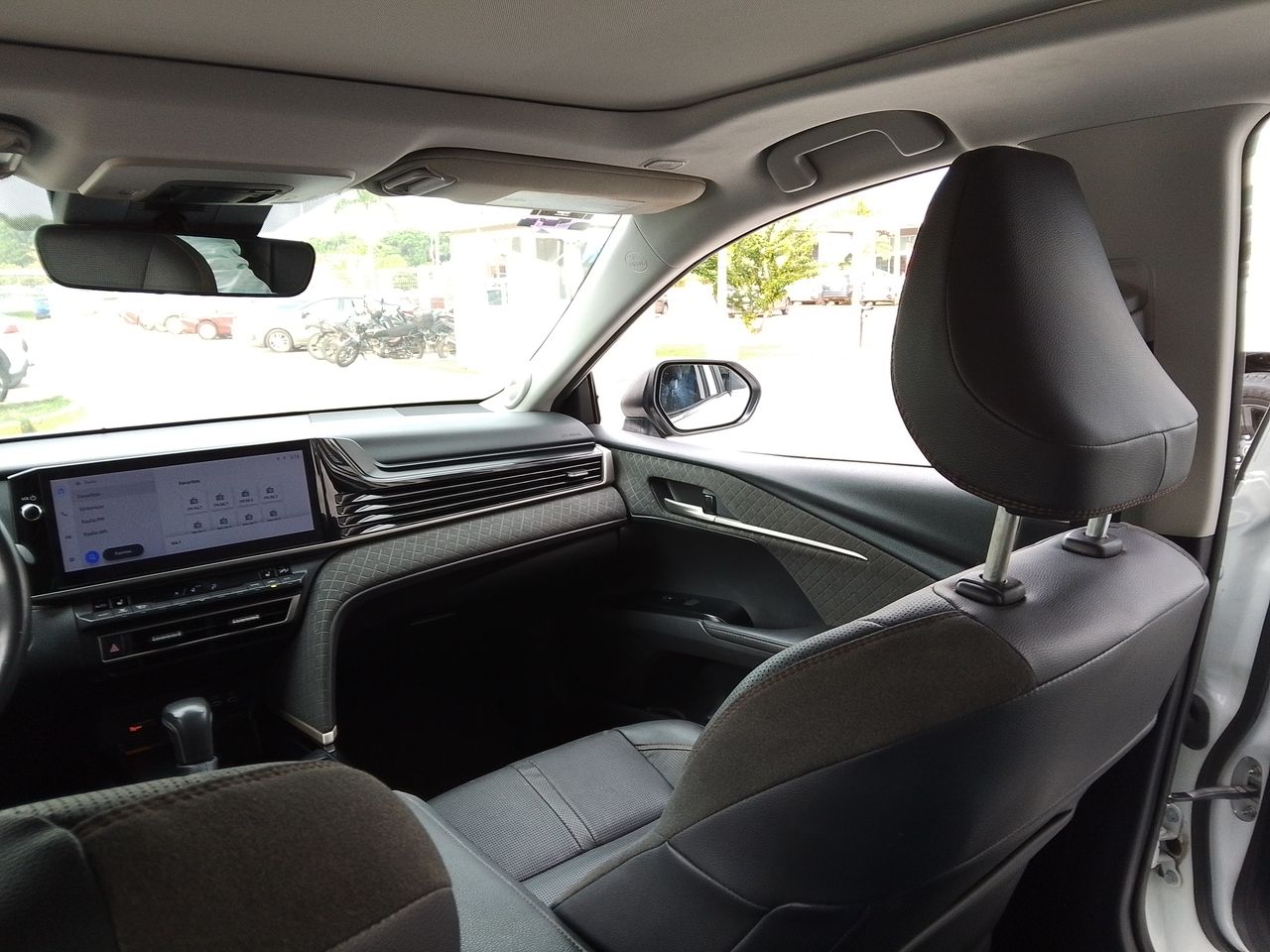2025 Toyota Camry 2.5 Xle Hev At