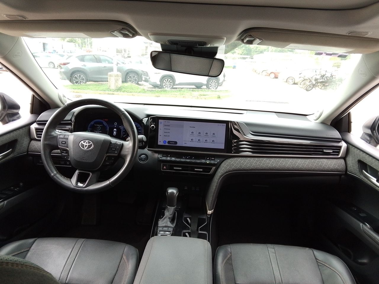 2025 Toyota Camry 2.5 Xle Hev At