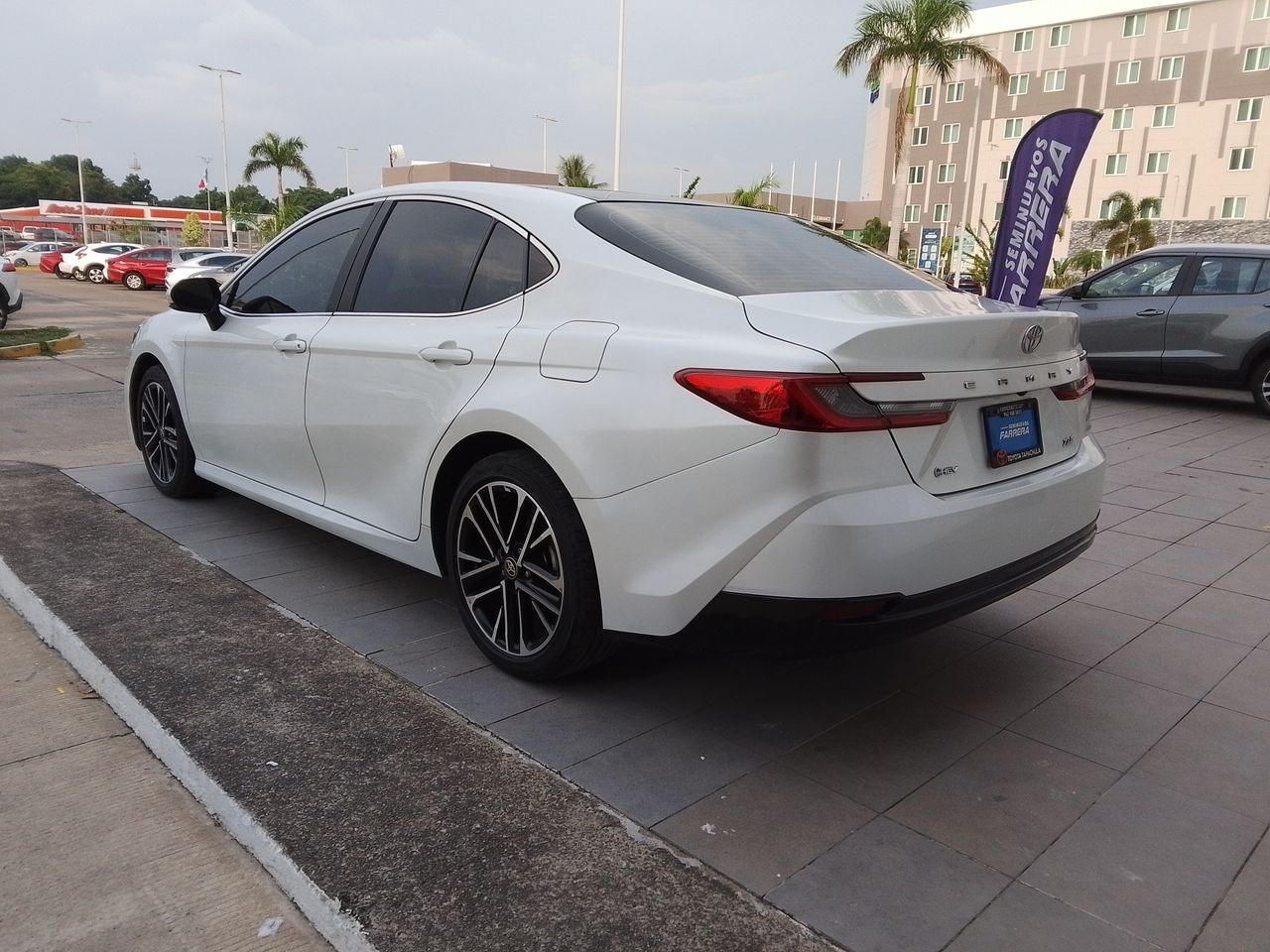 2025 Toyota Camry 2.5 Xle Hev At