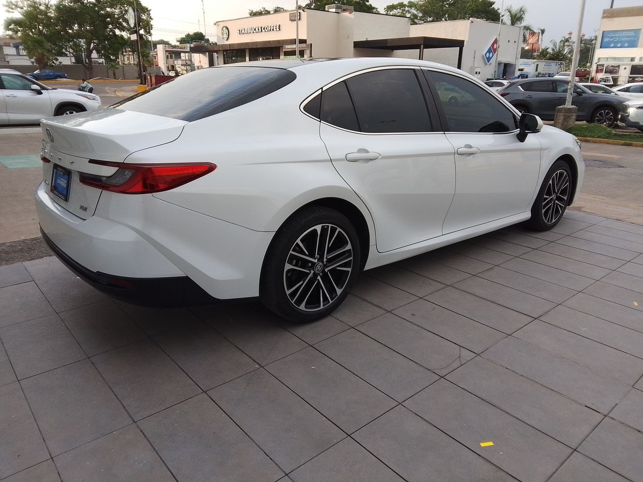 2025 Toyota Camry 2.5 Xle Hev At