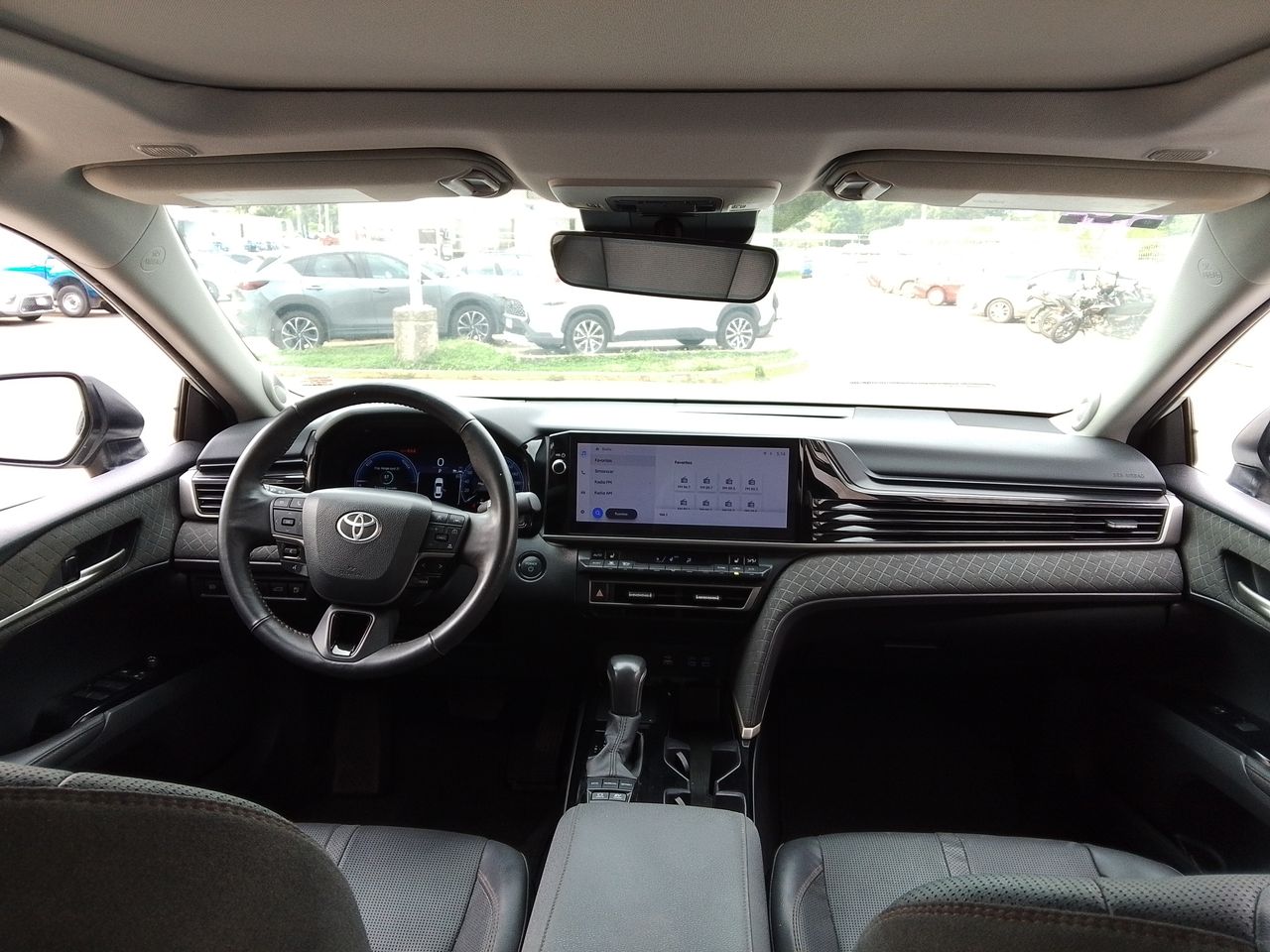 2025 Toyota Camry 2.5 Xle Hev At