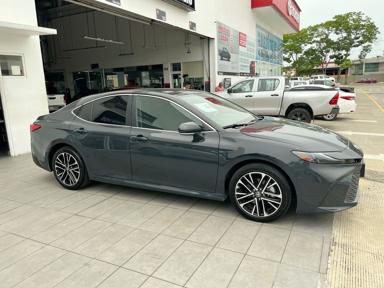 2025 Toyota Camry 2.5 Xle Hev At
