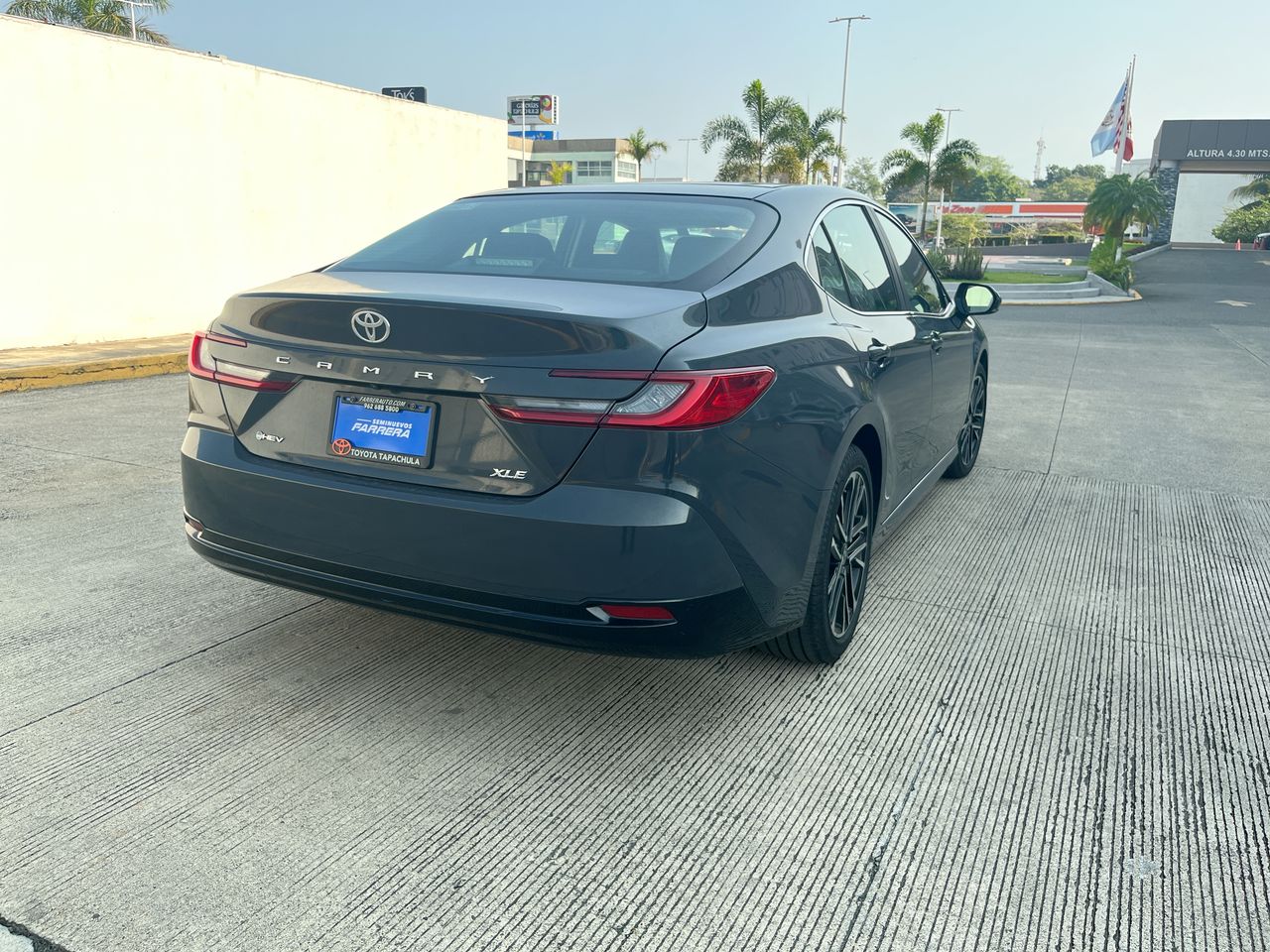 2025 Toyota Camry 2.5 Xle Hev At
