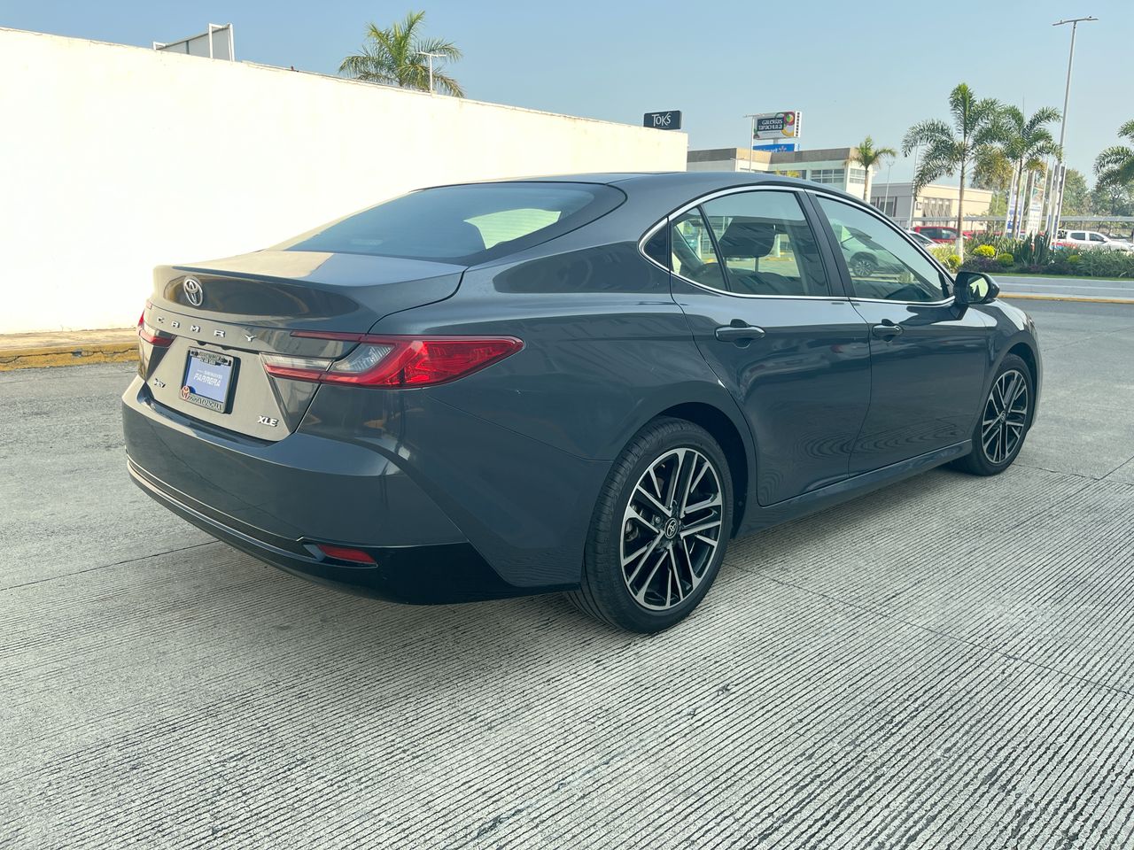 2025 Toyota Camry 2.5 Xle Hev At