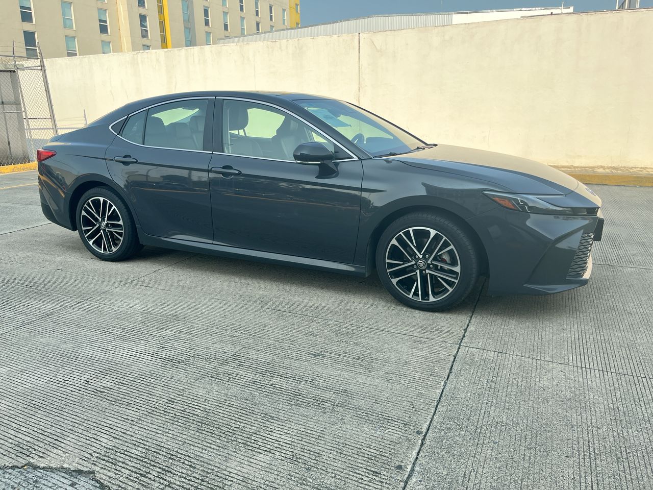 2025 Toyota Camry 2.5 Xle Hev At