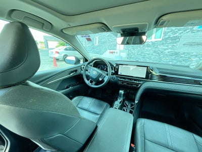 2025 Toyota Camry 2.5 Xle Hev At