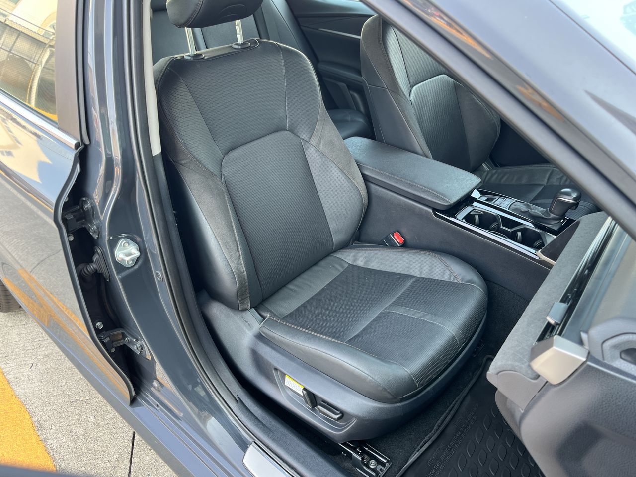 2025 Toyota Camry 2.5 Xle Hev At