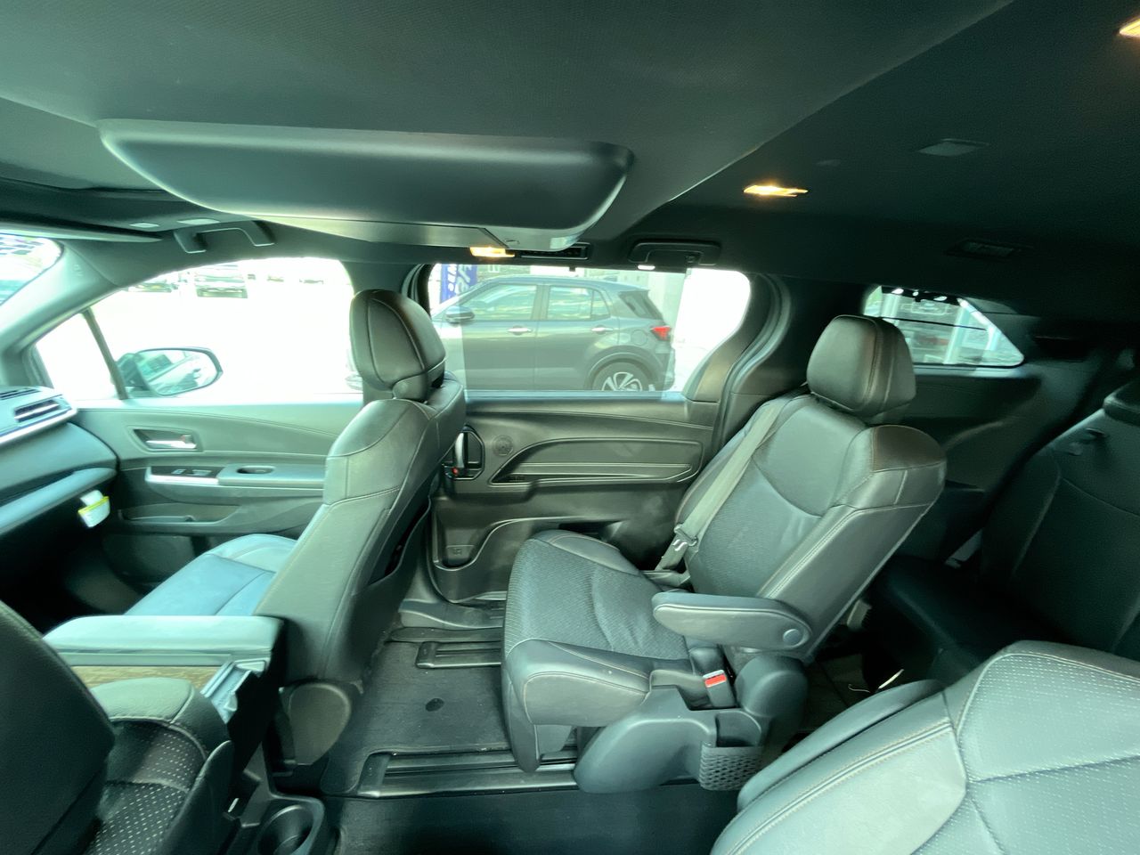 2025 Toyota Sienna 2.5 Platinum Hev At