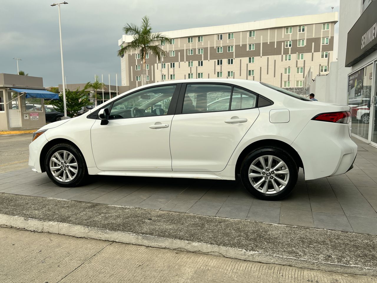 2024 Toyota Corolla 2.0 Le At