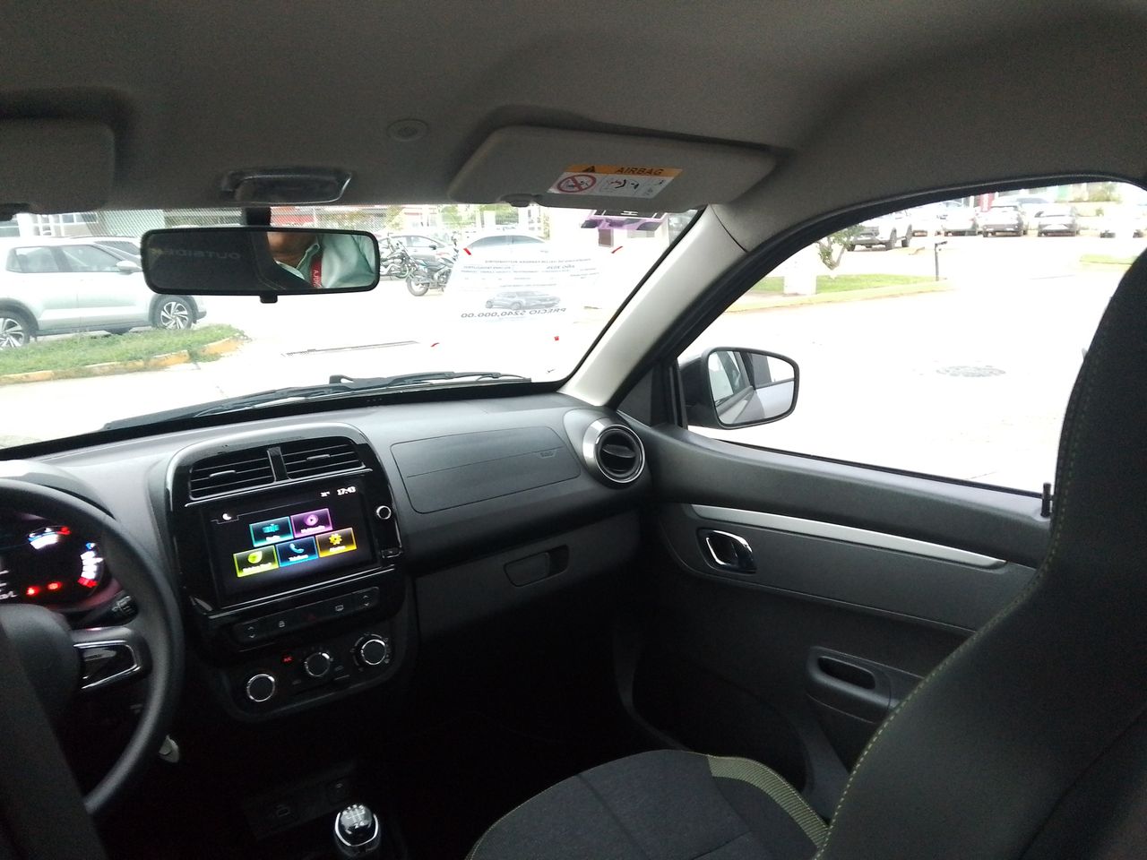 2026 Renault Kwid 1.0 Outsider Mt
