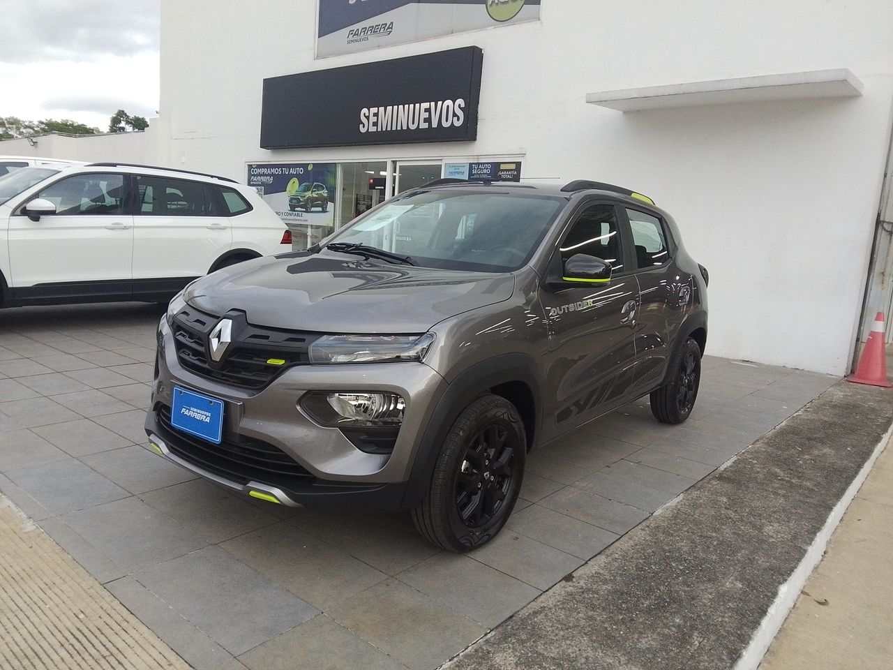 2026 Renault Kwid 1.0 Outsider Mt