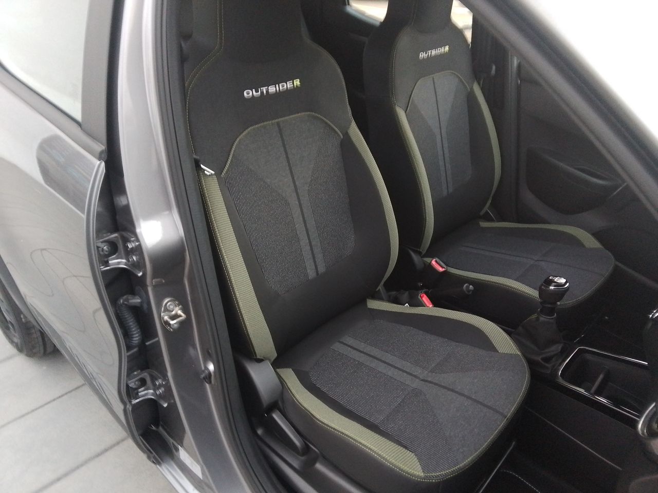 2026 Renault Kwid 1.0 Outsider Mt