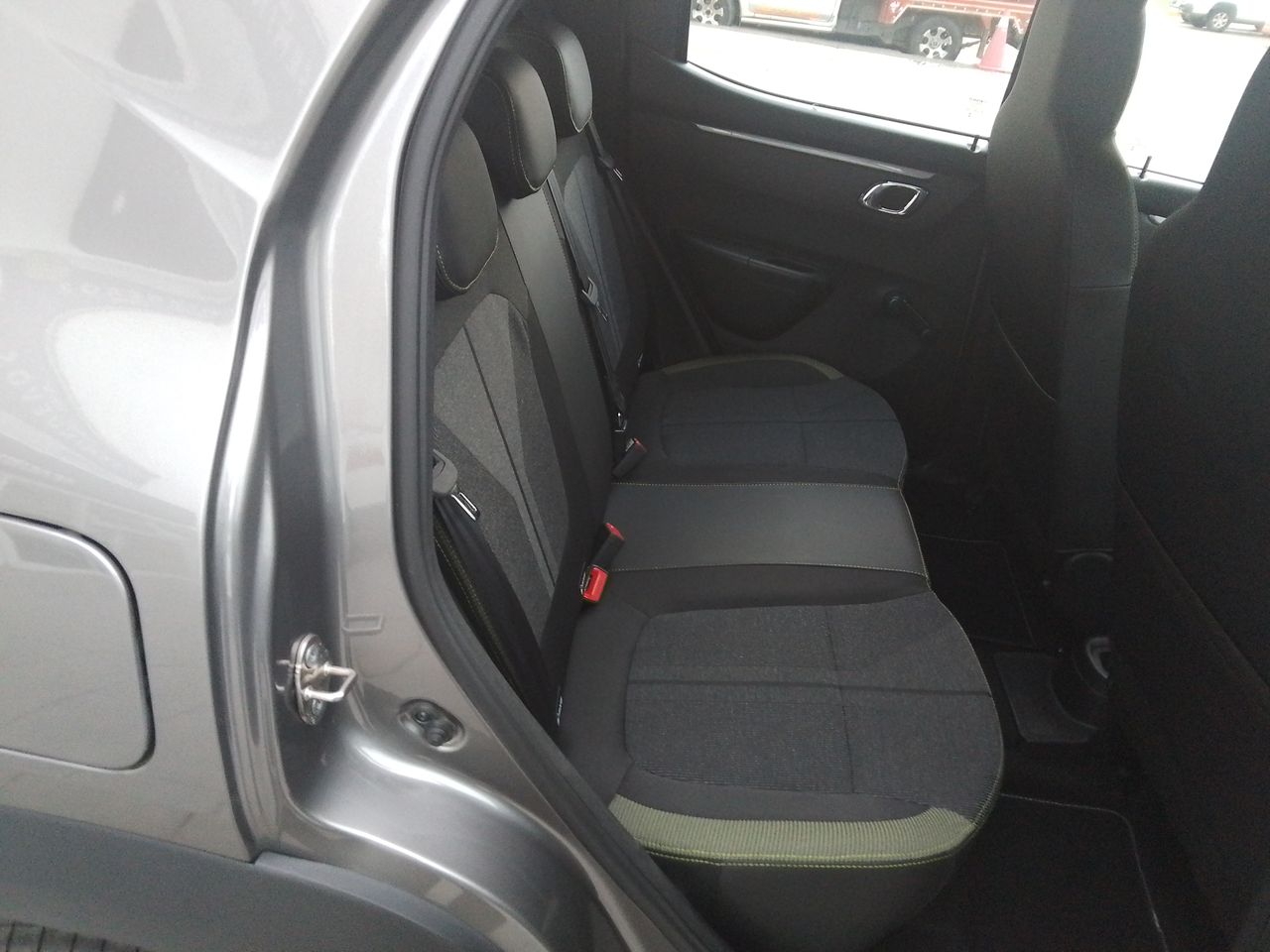 2026 Renault Kwid 1.0 Outsider Mt