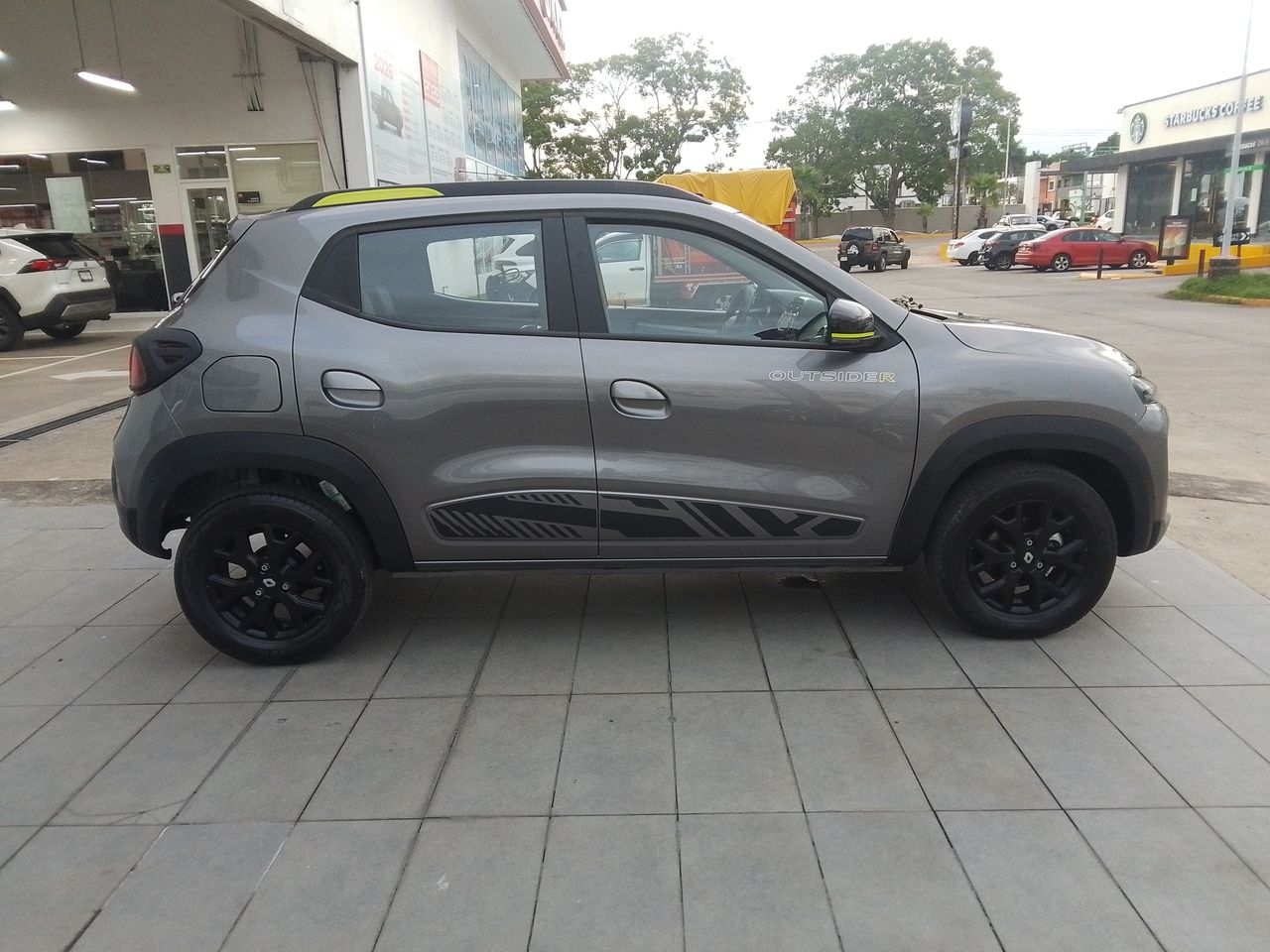 2026 Renault Kwid 1.0 Outsider Mt
