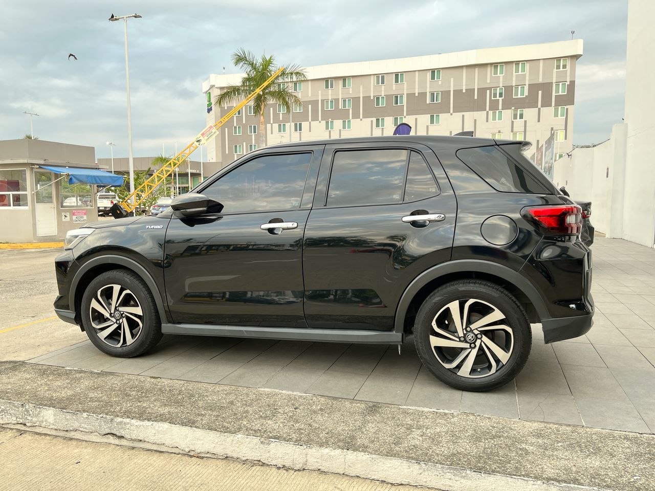 2023 Toyota Raize 1.0 XLE At