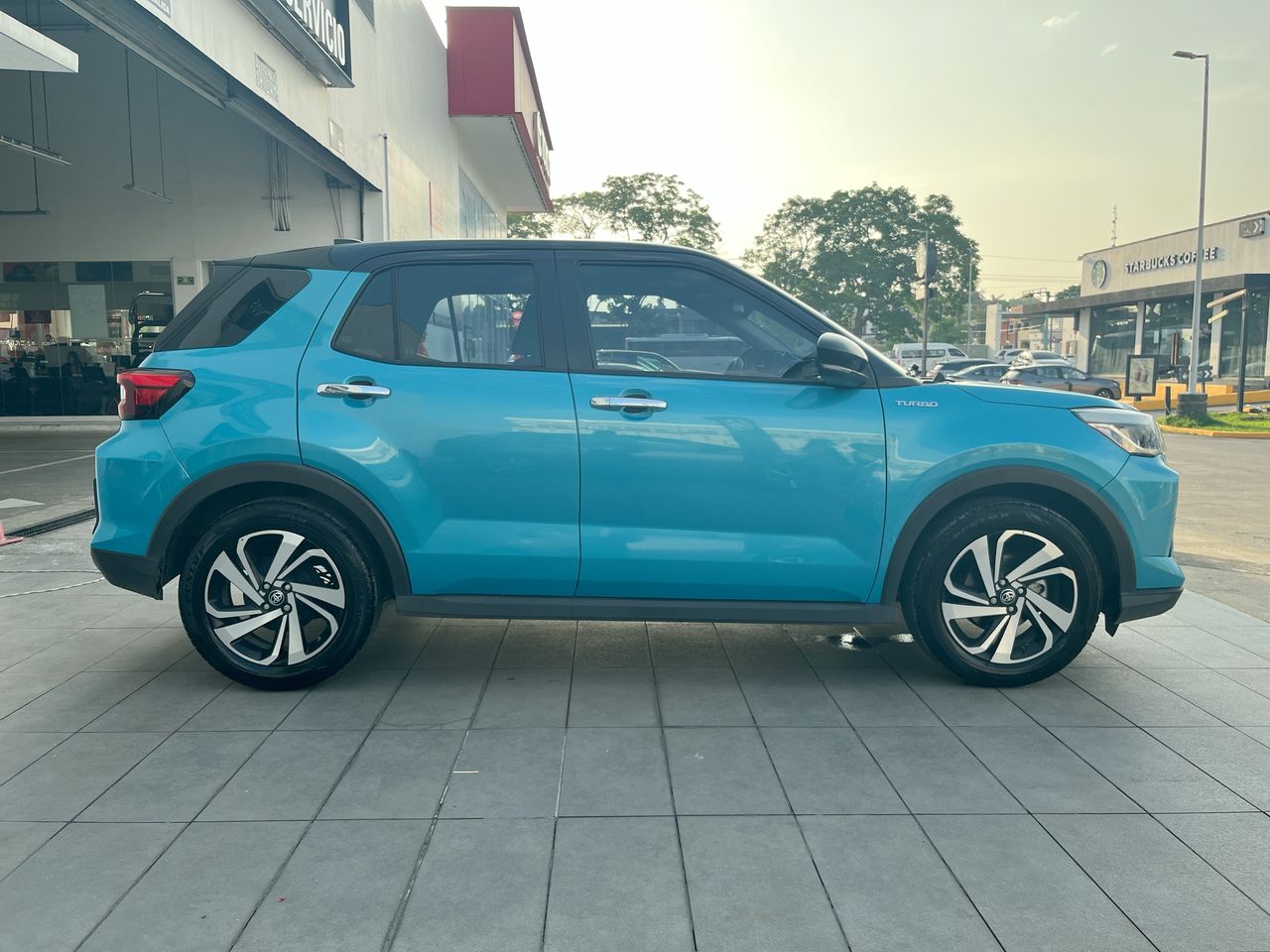 2024 Toyota Raize 1.0 Xle Bitono Cvt At