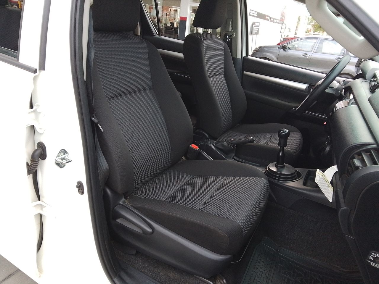 2025 Toyota Hilux 2.8 Doble Cabina Diesel Mt