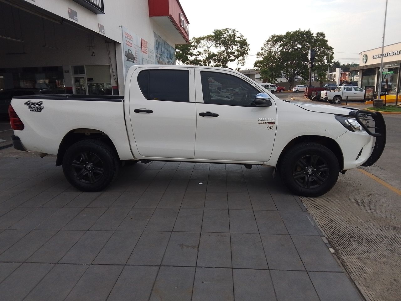2024 Toyota Hilux 2.8 Doble Cabina Diesel Mt