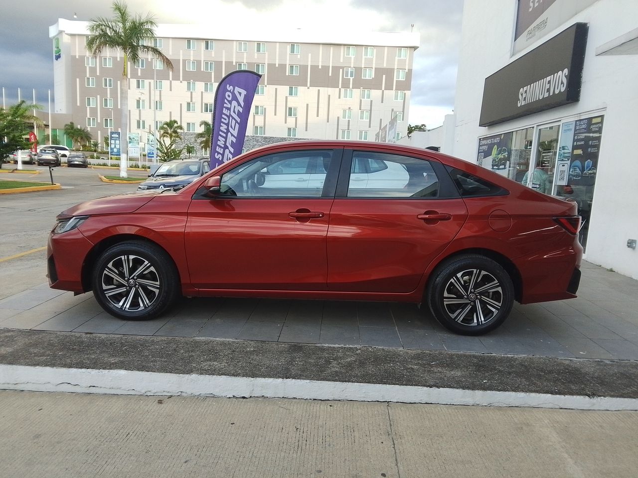 2024 Toyota Yaris 1.5 S Hi Sedan At