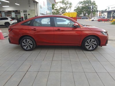2024 Toyota Yaris 1.5 S Hi Sedan At